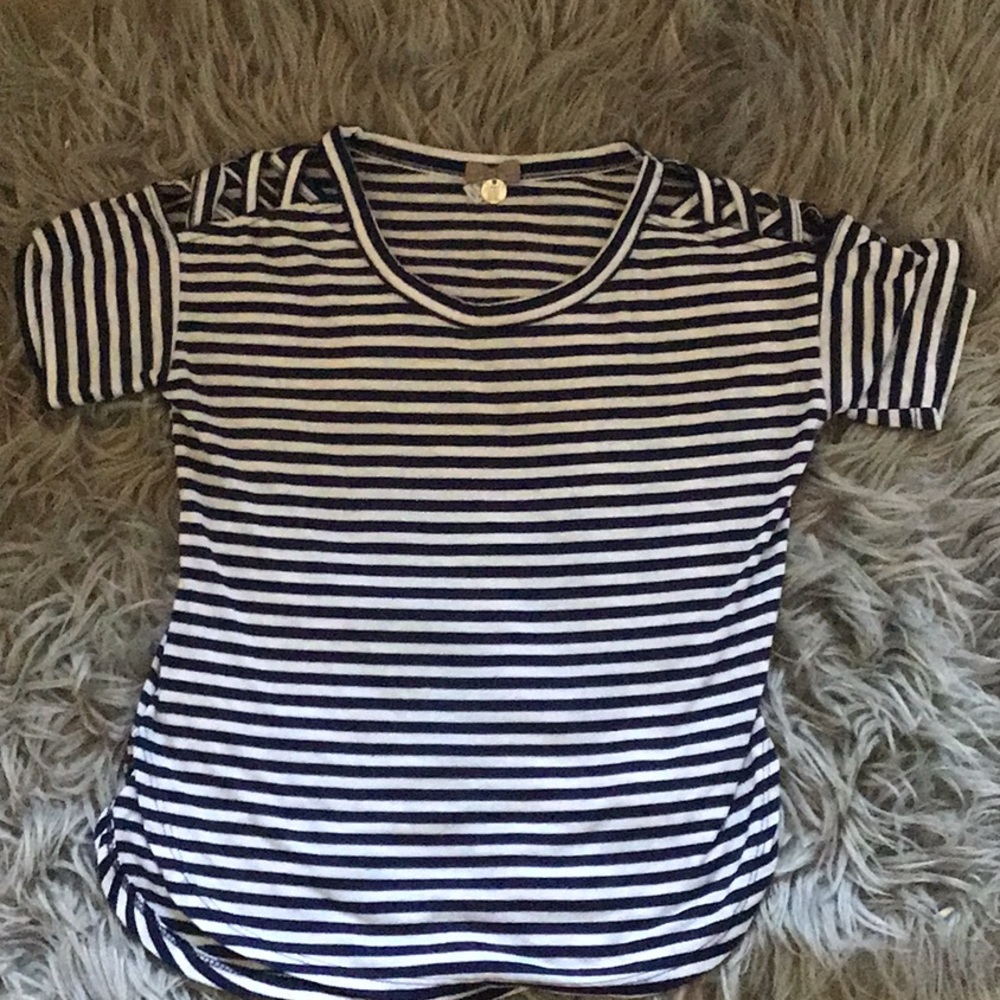 Girl’s stripped T-shirt